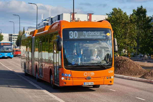 Helsinki Finlandia Agosto 2021 Nuevo Autobús Articulado Eléctrico Hsl Operado —  Fotos de Stock