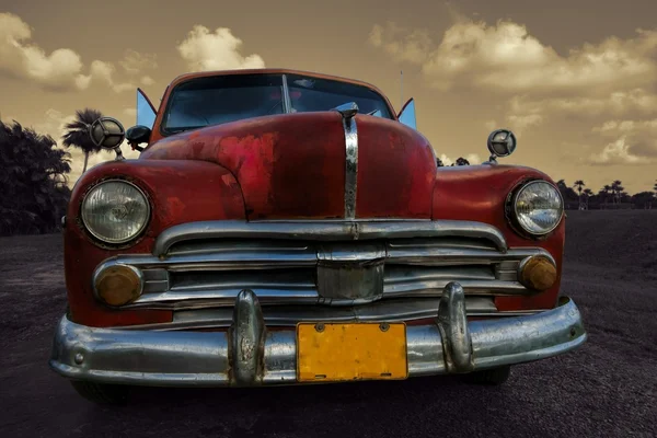 Klasyczny amerykański samochód w wakacje, na Kubie — Zdjęcie stockowe
