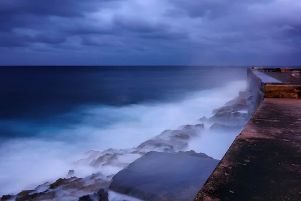 Murallas del Malecón en La Habana, Cuba — Foto de Stock