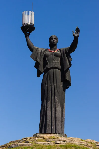 O monumento da Pátria chama em colina glória, complexo memorial Cherkasy, Ucrânia — Fotografia de Stock