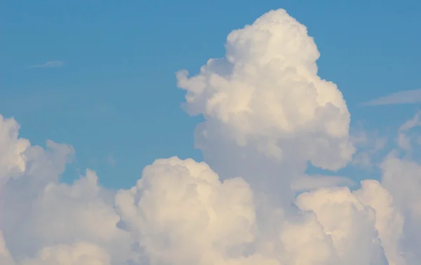 Γαλάζιος Ουρανός Σύννεφα Τοπ Παγωτό — Φωτογραφία Αρχείου
