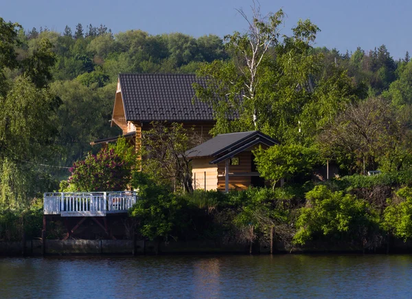 Vackert Trähus Nära Floden Dniepr — Stockfoto