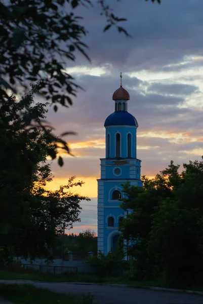 Chiesa n cielo al tramonto — Foto Stock