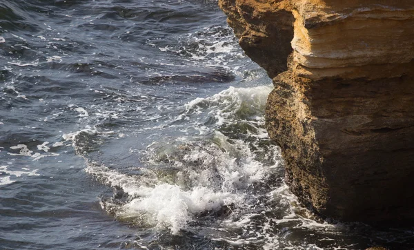 Sea Waves Breaking Rocks Splashes — Stock Photo, Image