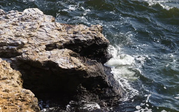 Sea Waves Breaking Rocks Splashes — Stock Photo, Image