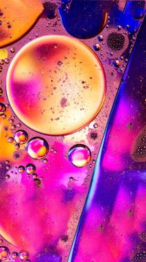 Su ve yağ damlası. Dikey soyut arkaplan