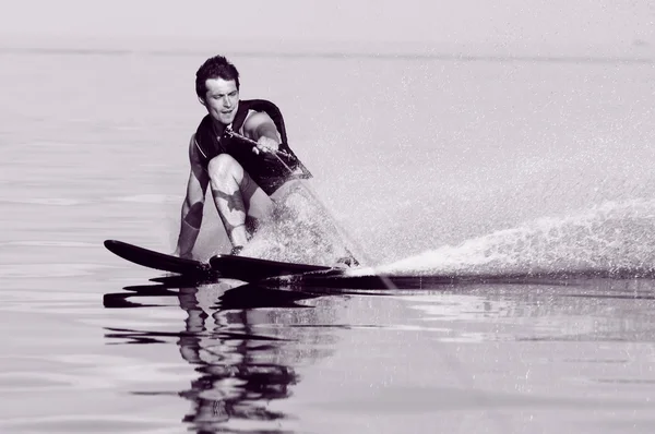 Athlete waterskiing — Stock Photo, Image