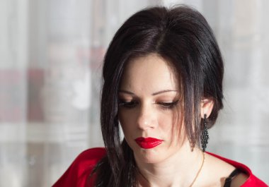 Kırmızı güzel kız