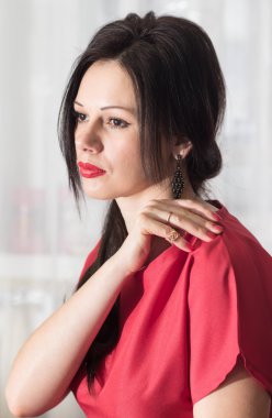 Kırmızı güzel kız