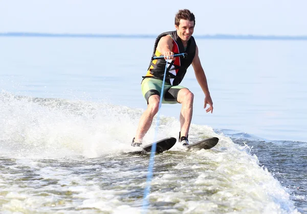 Athlete waterskiing — Stock Photo, Image