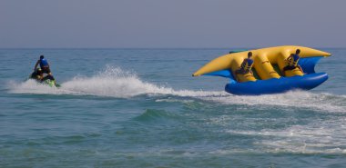  batman teknede eğleniyor insanlar