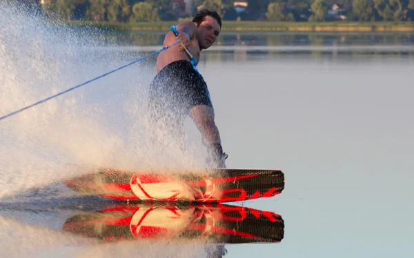 Wakeboarder dělat trik — Stock fotografie