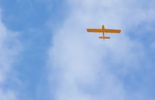 Avión pequeño en el aire. —  Fotos de Stock