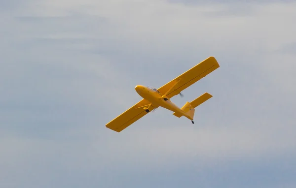 空気中の小さな飛行機は. — ストック写真