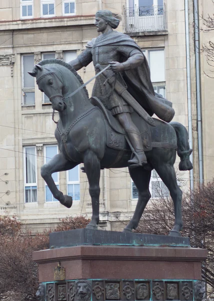 Pomnik króla Daniel Galytsjkyj we Lwowie. Lwów – miasto w zachodniej Ukrainie - stolica regionu historycznej Galicji. Centrum historyczne miasta Lwowa jest na listę światowego dziedzictwa Unesco. — Zdjęcie stockowe