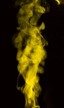 dumanı siyah arkaplanda