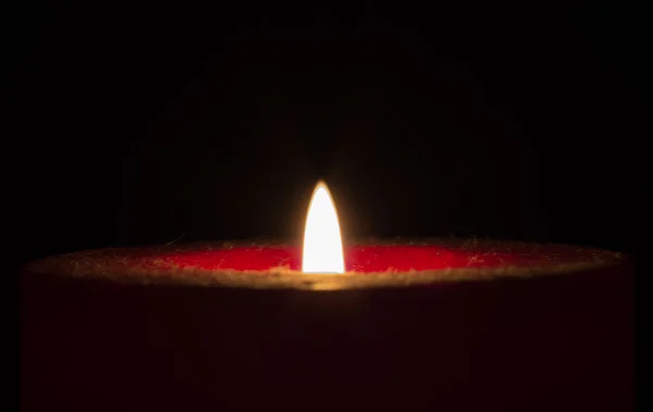 Candela rossa con fuoco — Foto Stock