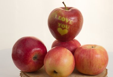 Apple - kalp. Seni seviyorum