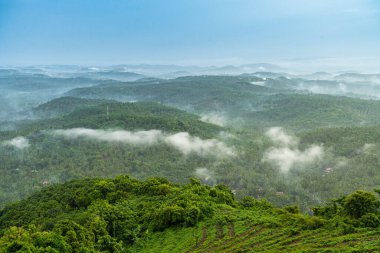 Mini ooty malappuram, Mini Ooty Cheruppadi mala denilen dağın tepesinde bulunur. Kondotty yakınlarındaki malappuram bölgesinde yer almaktadır..