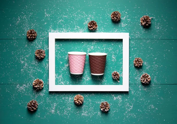 Multicolored Paper Coffee Cups Lie White Frame Turquoise Wooden Background — Stock Photo, Image