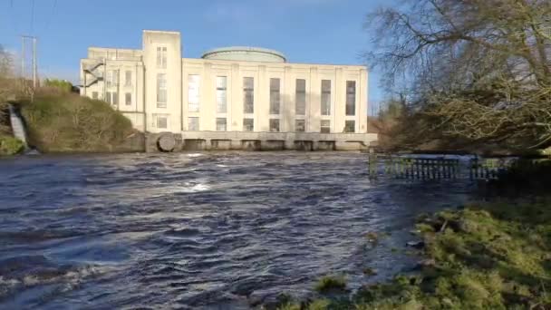 Вода Выходит Турбин Тонглендской Электростанции Реке Galloway Hydro Electric Scheme — стоковое видео