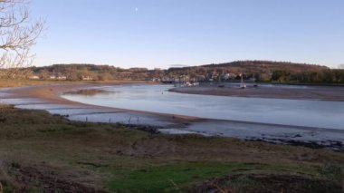 Kirkcudbright Limanı ve Dee Nehri Kışın gün batımında, İskoçya, Galloway