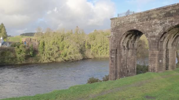 Kvarlevor Den Gamla Järnvägsviadukten Vid Tongland Vid Floden Dee Kirkcudbright — Stockvideo