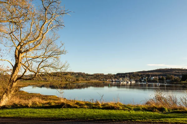 Estuário Rio Dee Com Cidade Piscatória Kirkcudbright Fundo Noite Dumfries — Fotografia de Stock