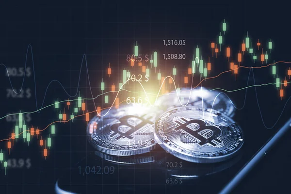 Teknik grafik ve grafiği olan akıllı telefon üzerindeki bitcoin, dijital para değişimi ve engelleme zinciri konsepti.
