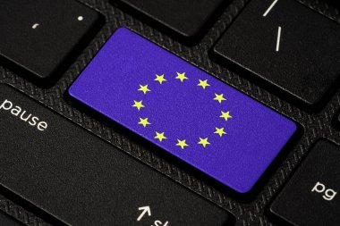 Avrupa Birliği veya bilgisayar klavyesi tuşuna basılı AB bayrağı ekranı, Euro bölgesi ekonomik büyüme için Avrupa ülkelerinin birleşimidir.