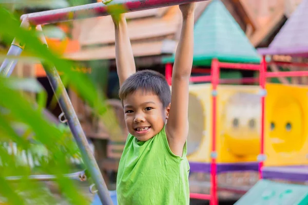 Latihan Anak Untuk Kesehatan Dan Konsep Olahraga Anak Anak Asia — Stok Foto