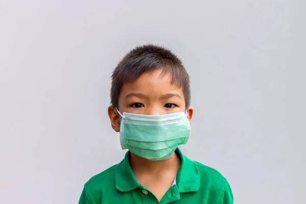 Kumaş Maskeli Elinde Corona Virüsünü Veya Covid Hastalığını Önlemek Için — Stok fotoğraf