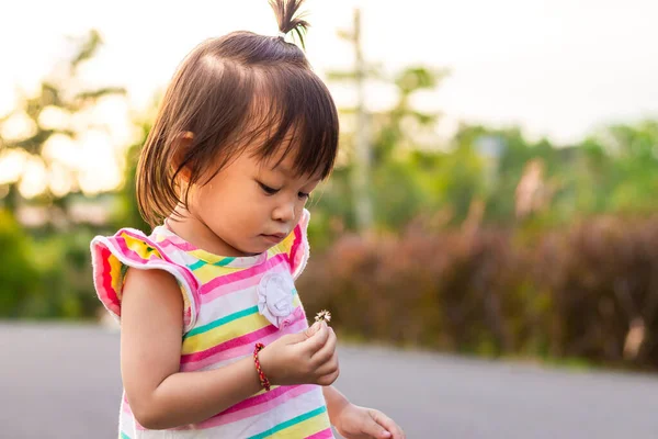 Imagem Retrato Bebê Anos Idade Menina Asiática Feliz Criança Sorrindo — Fotografia de Stock