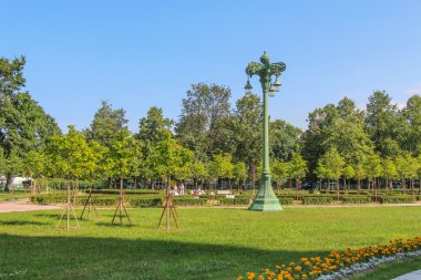 Kronstadt deniz katedral önünde kare.