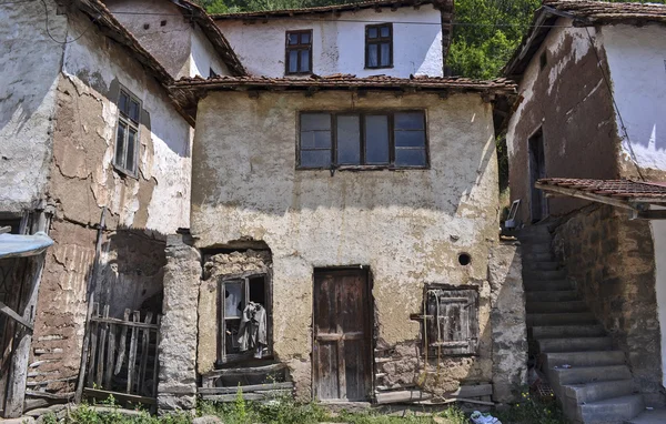 Terk Edilmiş Eski Ev
