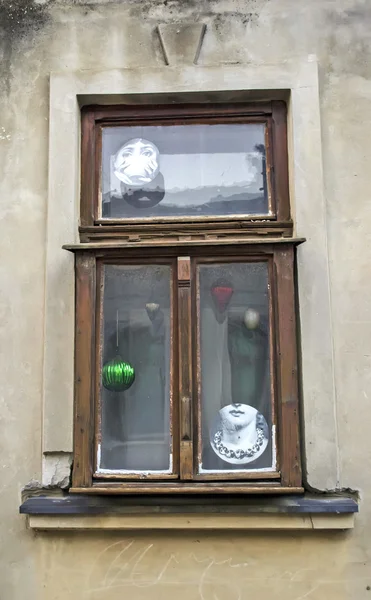 Eski cam bir evde Sremski Karlovci üzerinde. Kibic fenster esp olduğunu