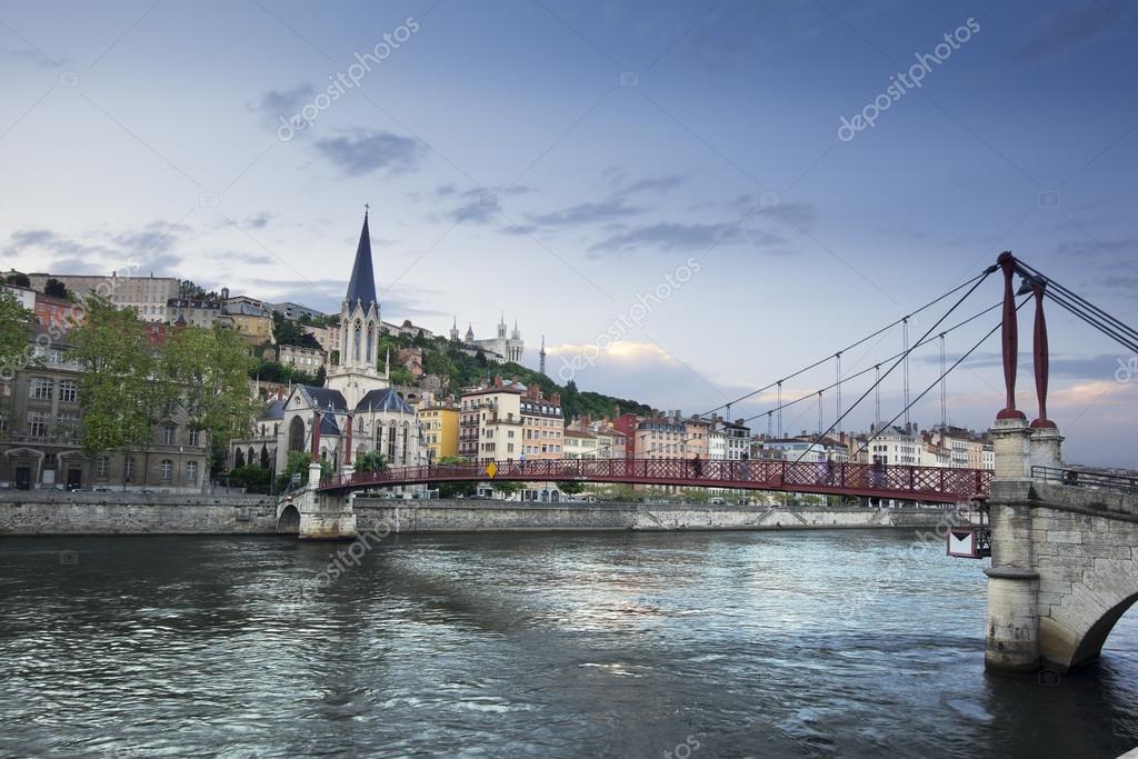 Passerelle Et Vue Sur La Vieille Ville De Lyon Avant Le