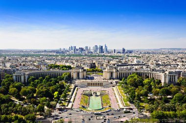 La Défense merkezleri ve Trocadero yer, Paris, Fransa.
