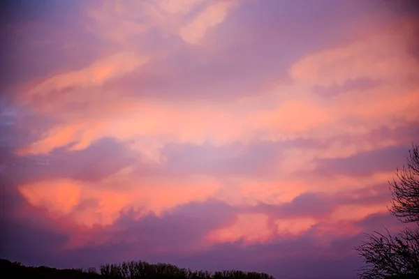 Lever Soleil Dramatique Coucher Soleil Rose Ciel Violet Avec Des — Photo