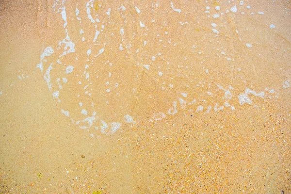 Onda Bianca Sulla Spiaggia Sabbia Gialla Vuota Sfondo Clima Estivo — Foto Stock