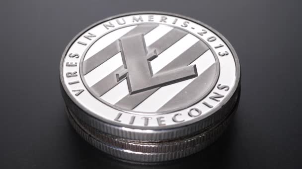 Makro Strzał Monety Litecoin Ethereum Crypto Waluty — Wideo stockowe