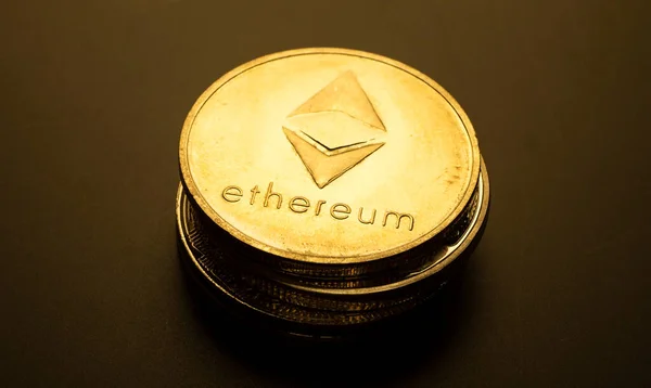 Macro Tiro Uma Moeda Pouco Ethereum Criptomoeda — Fotografia de Stock