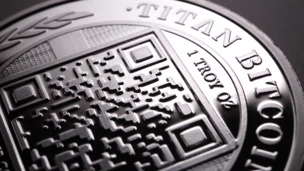 Suntikan Makro Dari Sebuah Koin Titan Mata Uang Crypto — Stok Video