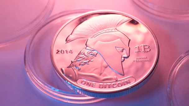 Makro Snímek Titánské Mince Šifrovací Měna — Stock video