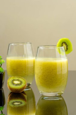 KIWI JUES İKİ KIWI HALVES İKİ CİNAYET CİNAYETLERİNE GÖREVİZ 