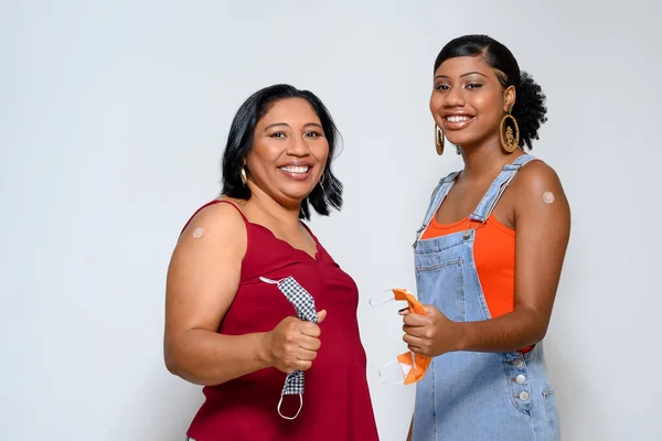 Adult Woman Teenage Girl Smiling Happily Showing Vaccine Mark Her — Fotografia de Stock