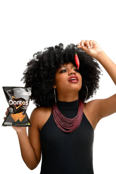 Paulo Brasilien Juli 2021Junges Schwarzes Mädchen Mit Doritos Süße Chili — Stockfoto