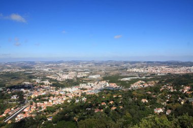  Portekiz 'de Sintra Panoraması. Sintra 'daki Moors Kalesi' nden görüntü
