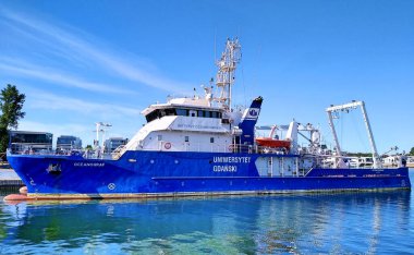 Gdask Üniversitesi 'ne ait araştırma gemisi (katamaran) 