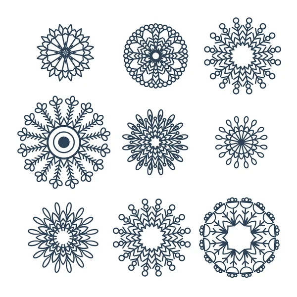 Mandalalar koleksiyonu. Yuvarlak süsleme desen. Dekoratif elemanlar. Elle çizilmiş arka plan. 